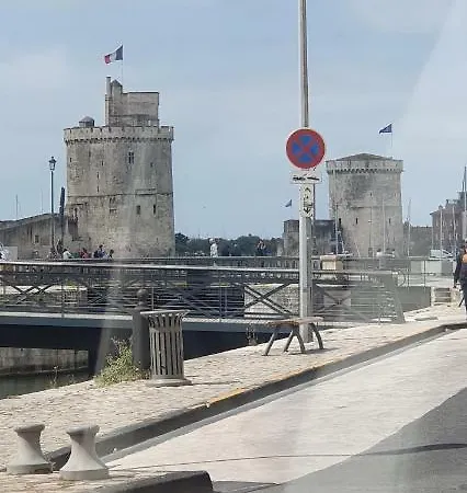 Studio Au Coeur De Centre Ville De La Rochelle * La Rochelle (Charente-Maritime)